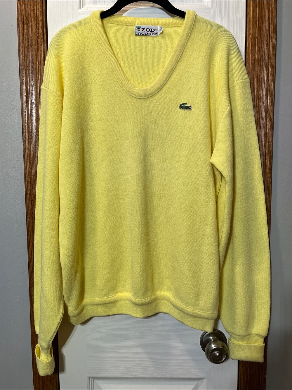 Vintage Izod Lacoste Yellow V- Neck Sweater 100% Orlon Acrylic Men’s XL